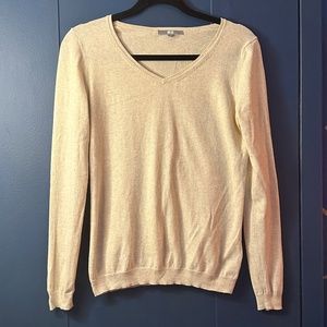 Oatmeal colored Uniqlo v-neck cotton/cashmere blend Women's sweater size M